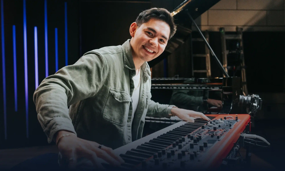 Learn Beautiful Arpeggios from Andy Morris